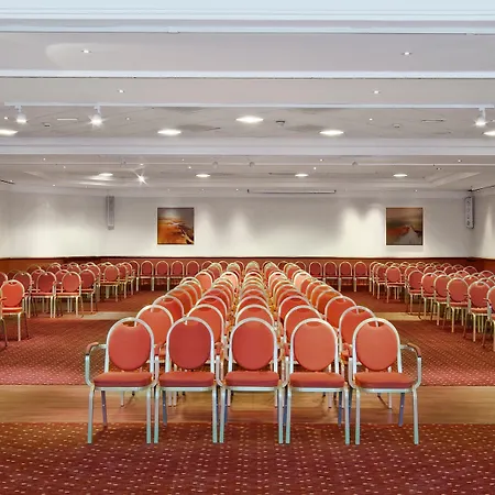 Crowne Plaza Amsterdam Airport 4*