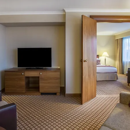 Crowne Plaza Amsterdam Airport 4*