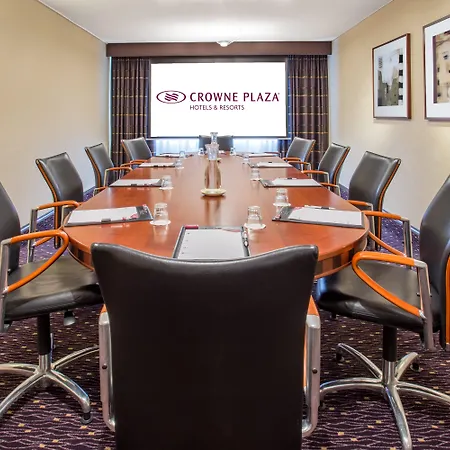 Hotel Crowne Plaza Amsterdam Airport 4*