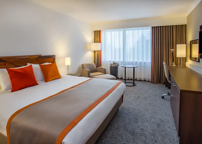 Crowne Plaza Amsterdam Airport 4*