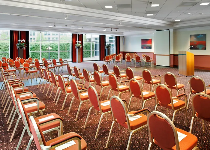 Crowne Plaza Amsterdam Airport 4* Хоофддорп