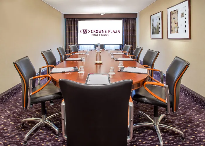 Отель Crowne Plaza Amsterdam Airport 4*