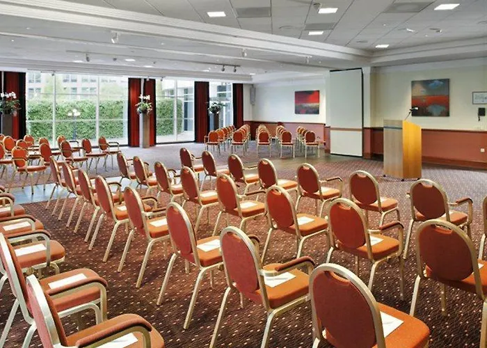 Crowne Plaza Amsterdam Airport 4* Хоофддорп