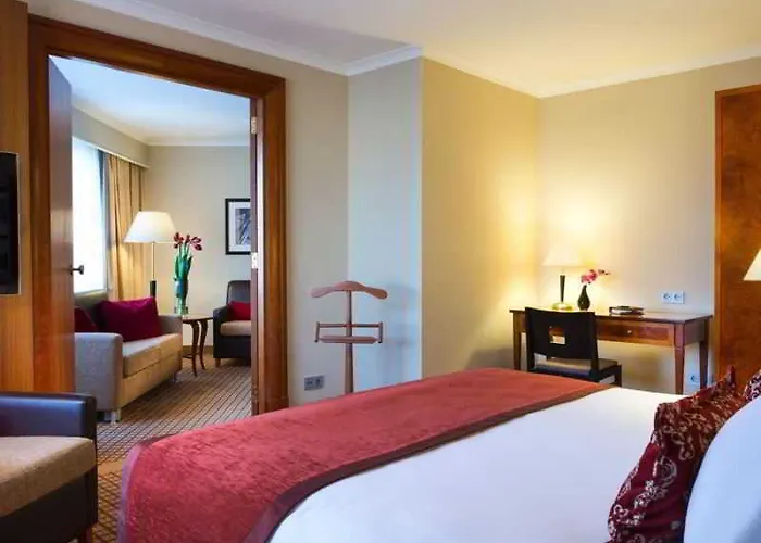 Отель Crowne Plaza Amsterdam Airport