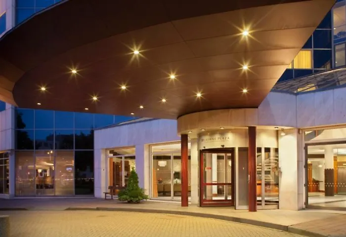 Отель Crowne Plaza Amsterdam Airport