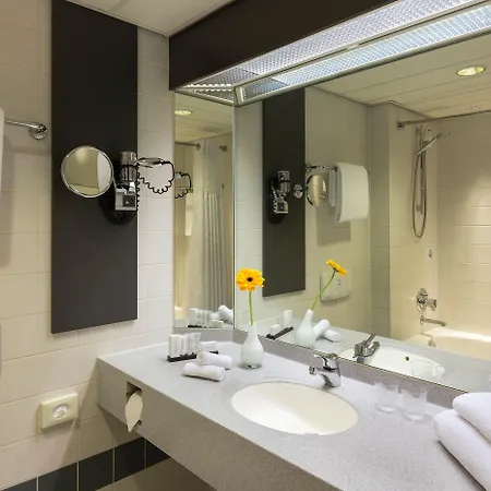 Отель Crowne Plaza Amsterdam Airport Хоофддорп
