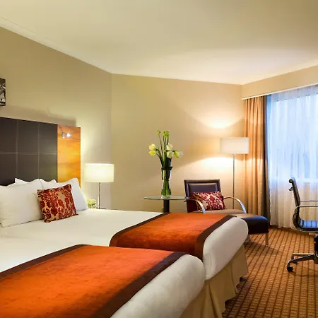 Crowne Plaza Amsterdam Airport 4*